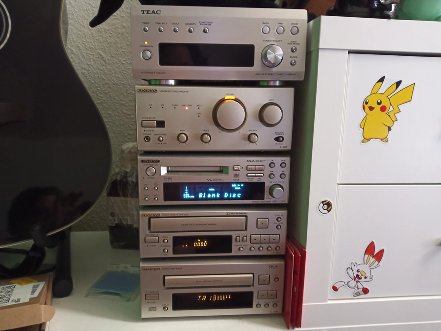 My 2022 Hi-Fi Stack: TEAC T-H380NT Tuner, Onkyo A-905X Amplifier, Onkyo MD-105FX MiniDisc Recorder, Onkyo K-505X Cassette Deck, Onkyo C-705X CD-Player